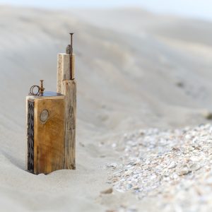 houd stand | hout, ijzer | h 34,5 cm | 2012