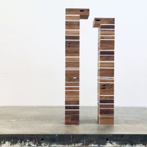 dwarskijkers | hout, glas | h 40 cm | 2019