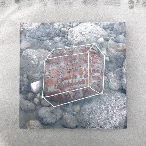 spookhuis | hout, foto, verf, ijzer | h 20 cm | 2020 | € 250