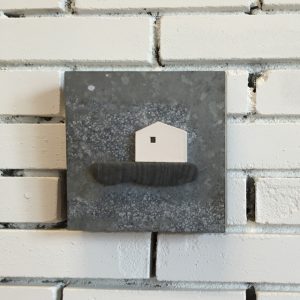 uit zicht | hout, zink, keramiek, steen | h 18 cm | 2015