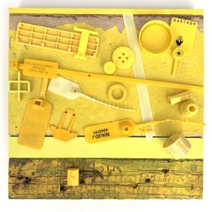 druk op het strand | jutvondsten | h 24 cm | 2020 | € 225