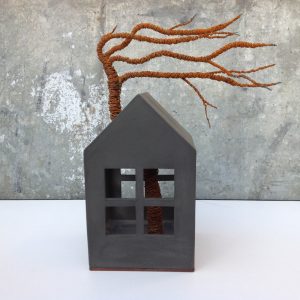 tegenwind | keramiek, metaal | h 28 cm | 2015