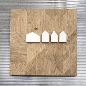 droomstraat | hout, keramiek | h 24 cm | 2021 | € 325