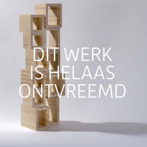 volle leegte | hout | h 56 cm | 2021 | ontvreemd bij expositie