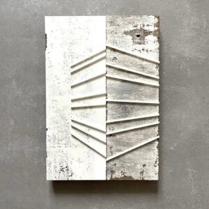 in de stad | drijfhout | h 21,5 cm | 2023
