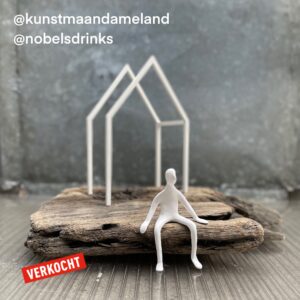 hèhè | drijfhout, keramiek | h 20 cm | 2023