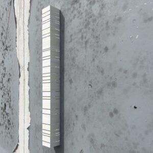stilte 2 | mdf, verf, glas | h 56 cm | 2024 | € 550