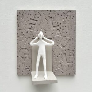 stand.punt 10 | keramiek, afvalhout | h 15,5 cm | 2025 | € 425