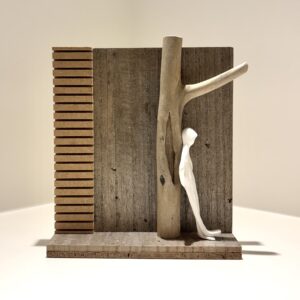 stand.punt 12 | afvalhout, keramiek | h 18 cm | 2025