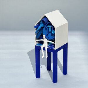 veel is betrekkelijk 3 | keramiek, plastic, hout | h 24,5 cm | 2026 | € 425